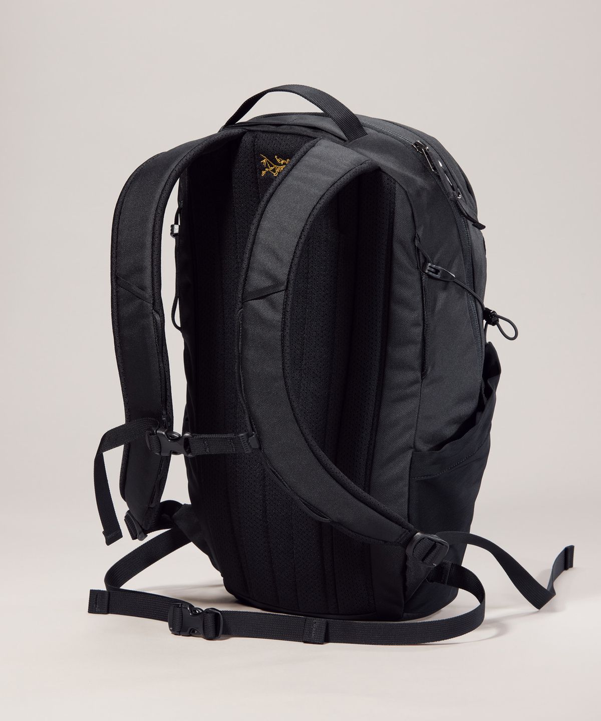 아크테릭스(ARCTERYX) 맨티스 16 백팩 - BLACK / ABQSU10636