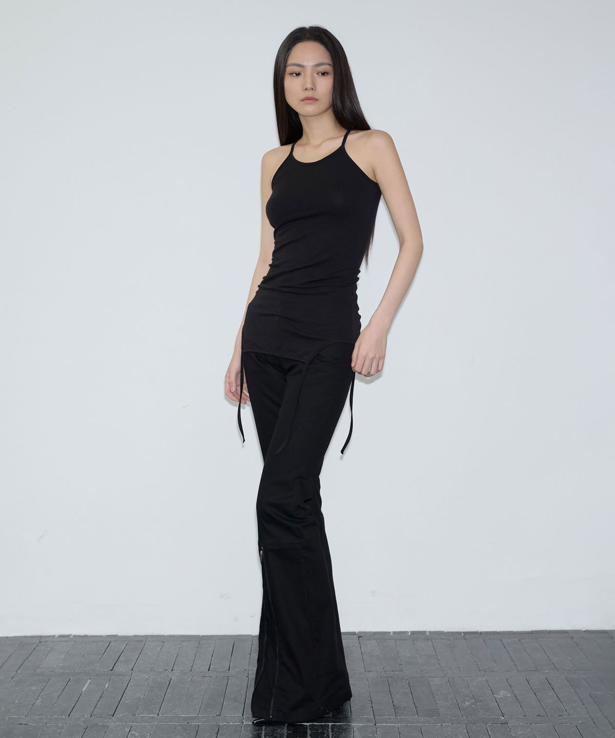 이네기(INEGI) Trace Strap Layered Sleeveless (black)