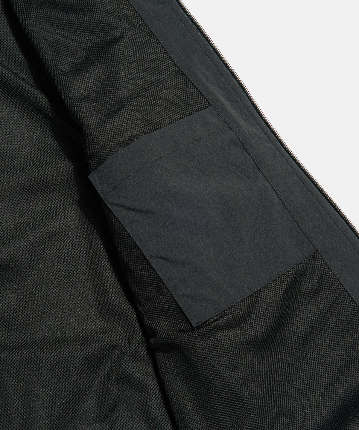 에스피오나지(ESPIONAGE) Mountain Wind Vest Black