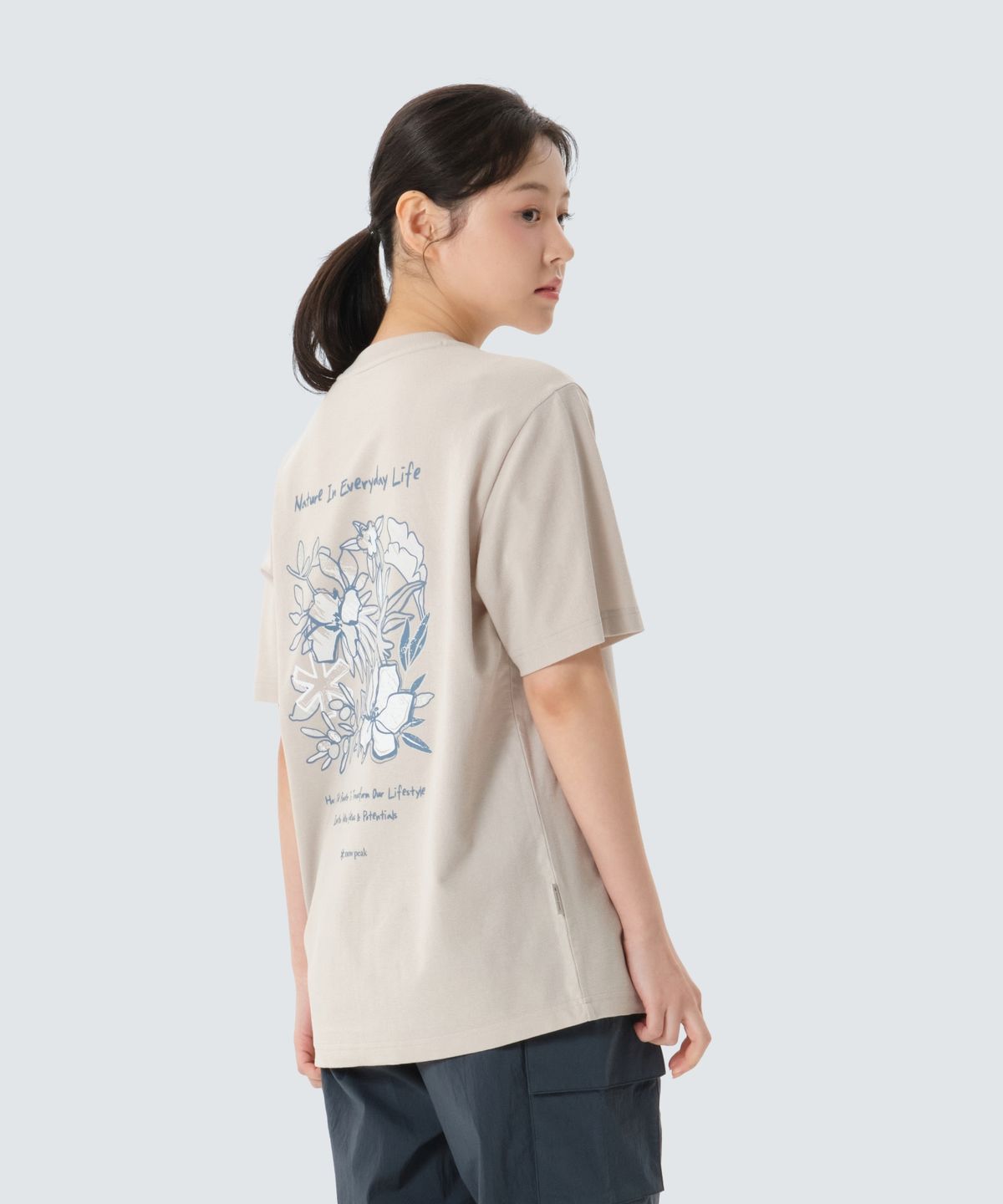 스노우피크 어패럴(SNOWPEAK APPAREL) 소로나 트로피컬 반팔 티셔츠 (S26MUFTS70) Sand Beige