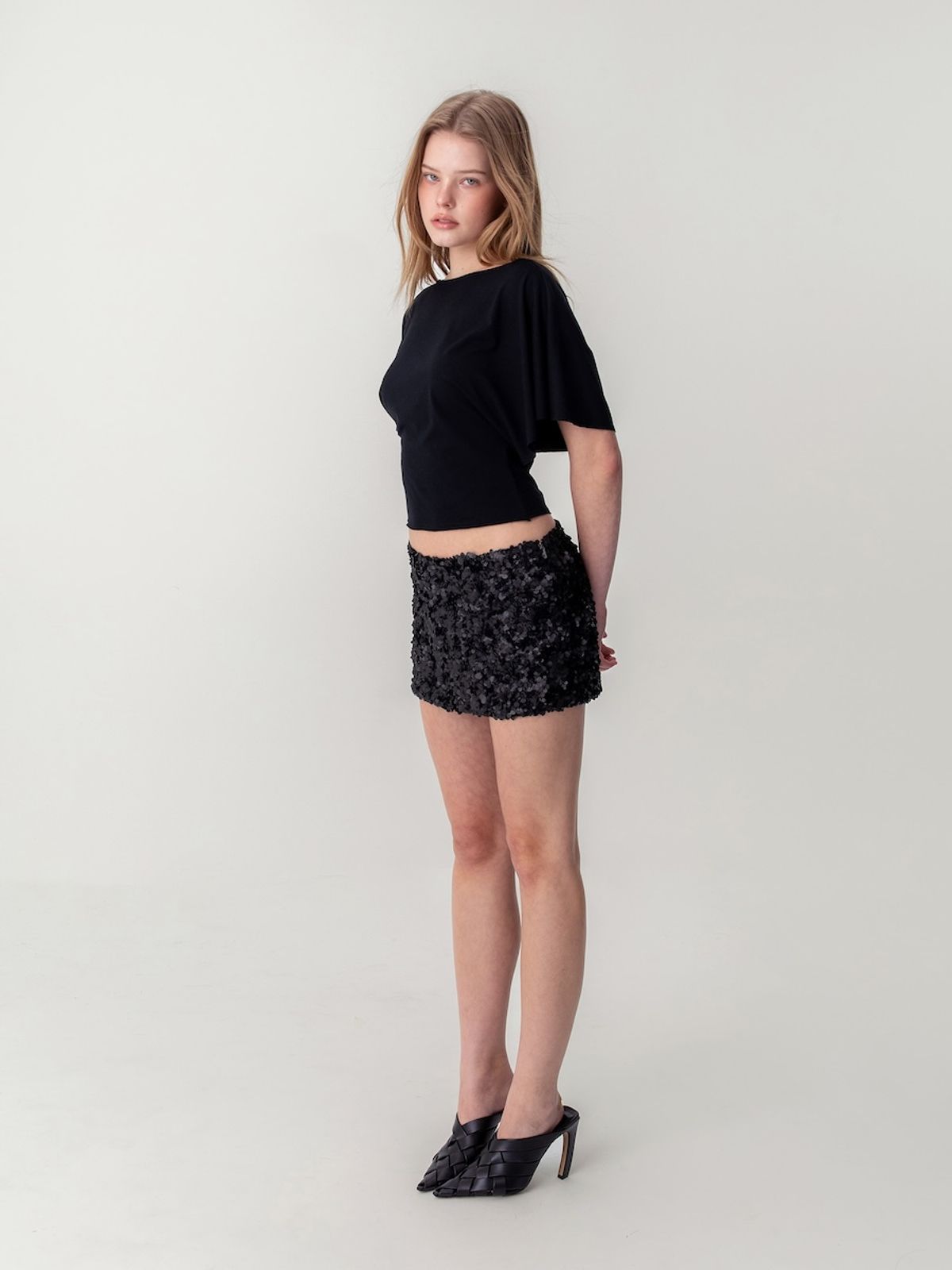 글로니(GLOWNY) CORE HALF TEE (BLACK)