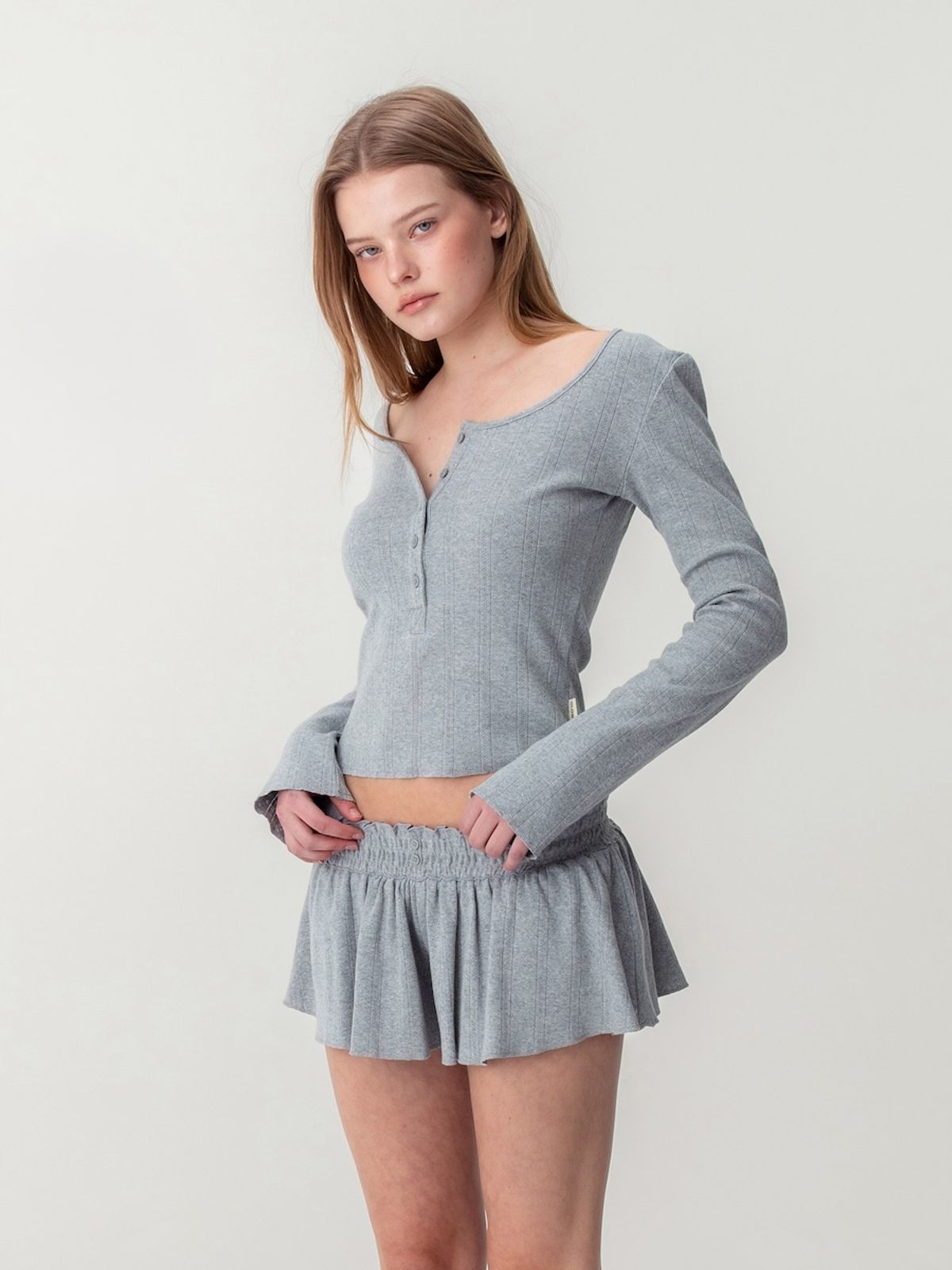 글로니(GLOWNY) HONEY EYELET SHORTS (GRAY)