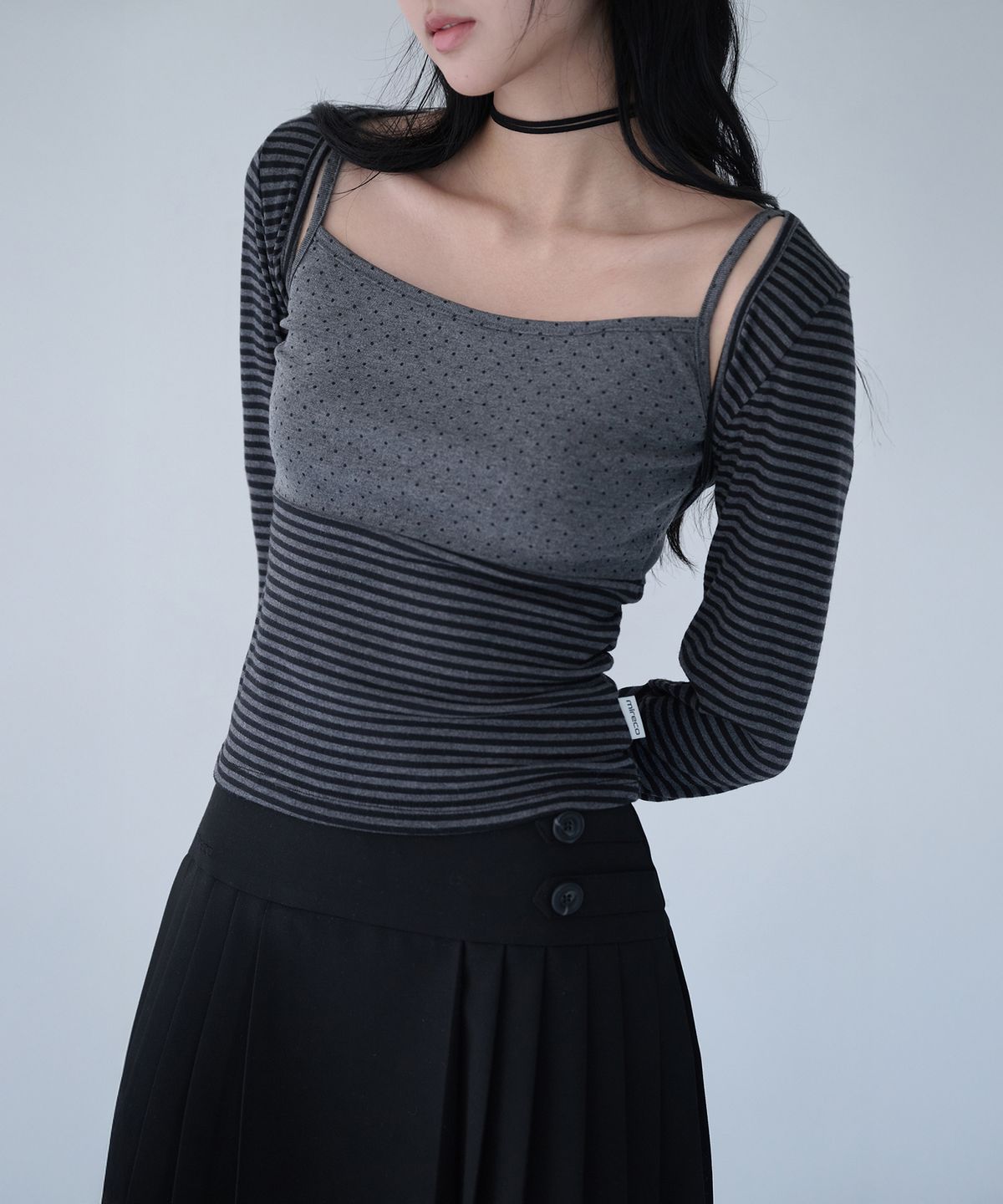 미레코(MIRECO) MIXED PATTERN CAMI & BOLERO SET CHARCOAL