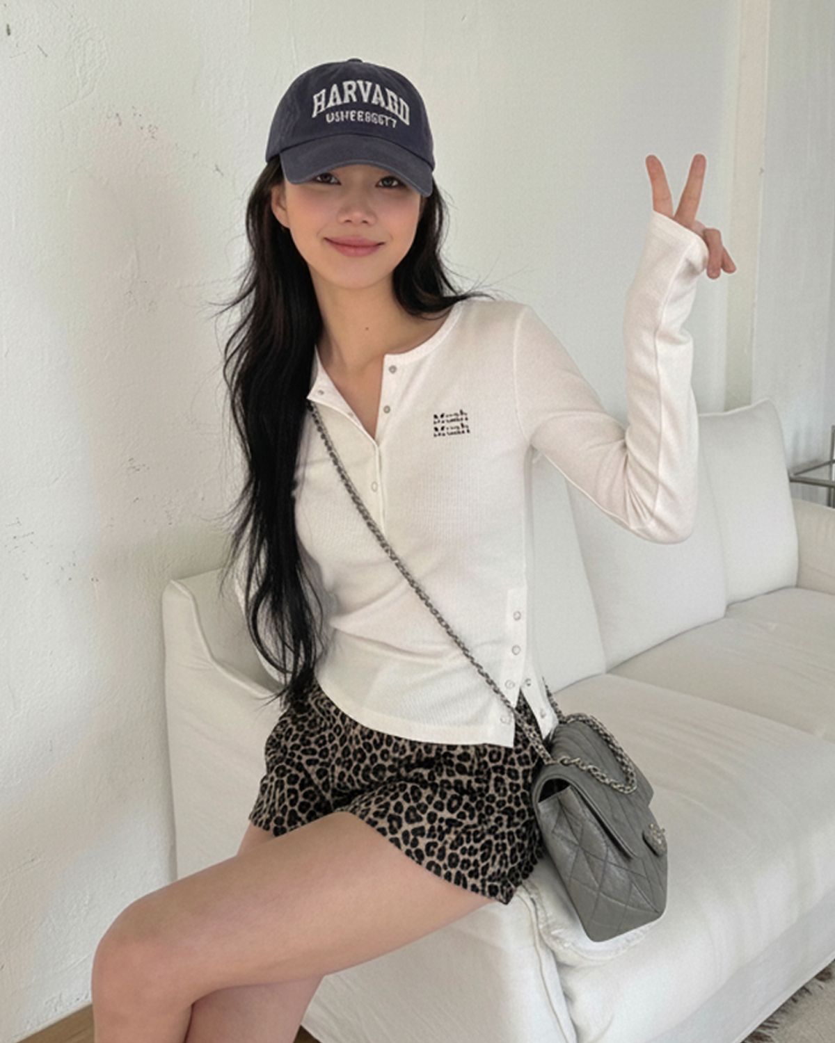 무아무아(MUAHMUAH) 헨리넥 슬릿 크롭 긴팔티셔츠 [4color]