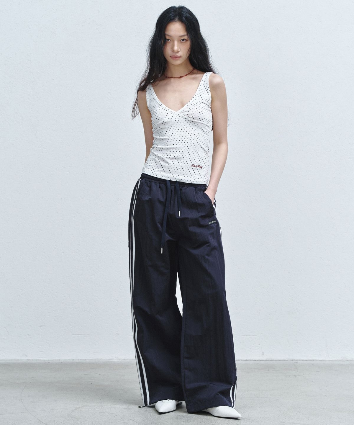 닉앤니콜(NICK&NICOLE) NYLON TRACK PANTS_NAVY