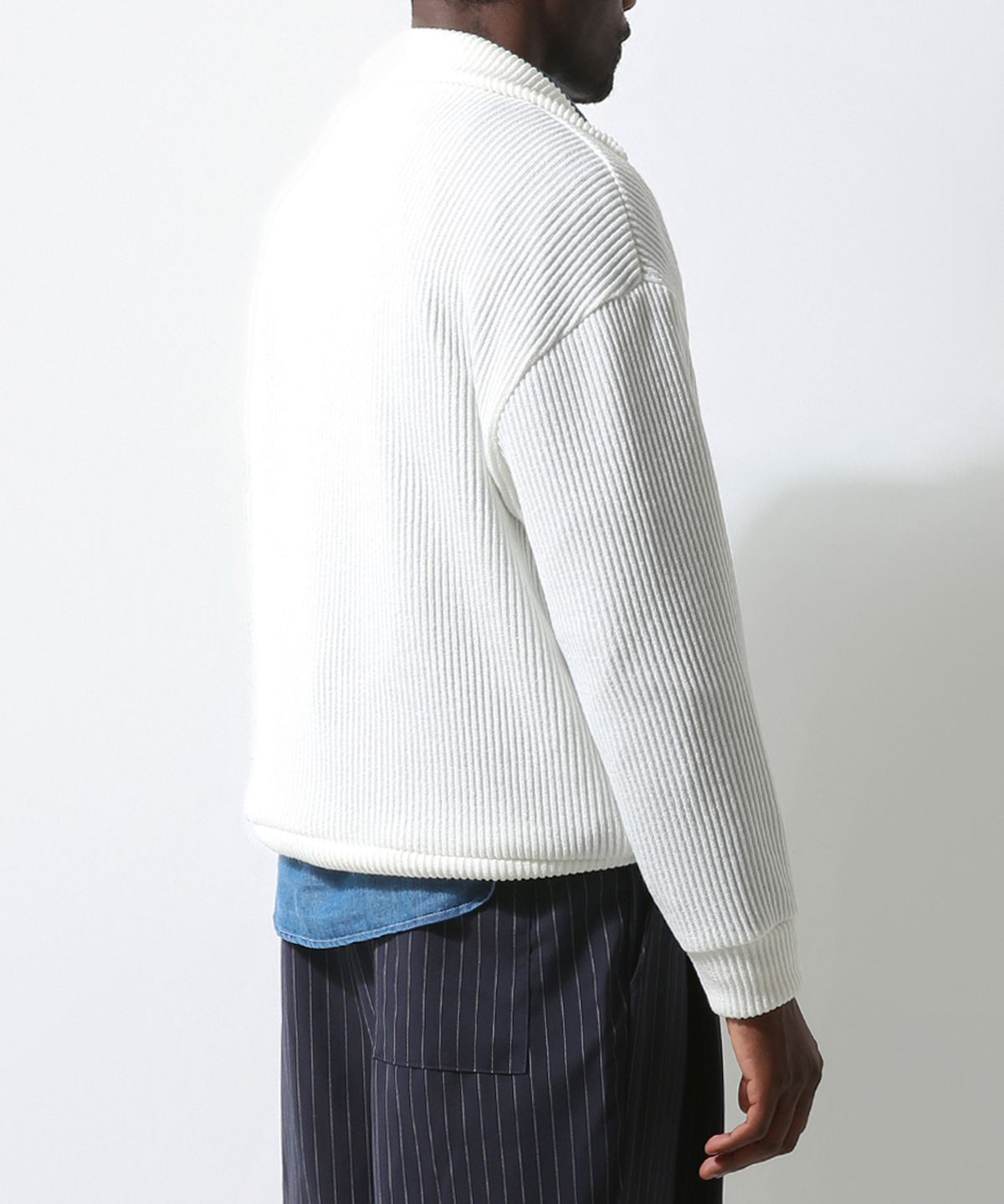 스트라이크(STRIKE) 볼륨 리브 하프 지퍼 풀오버 (WHITE)