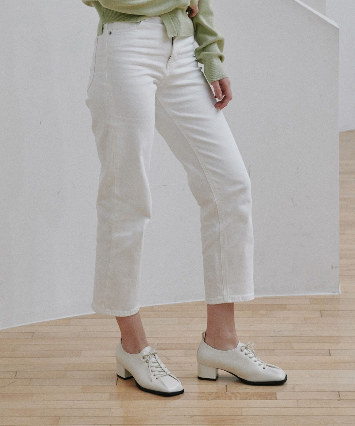 프리플라(FRI FLA) ljh7136 Modern Pinch Oxford - 2 Colors