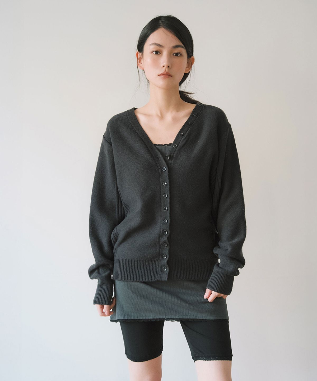 이어닝(YEARNING) LACE RIBBED SLEEVELESS TOP, CHARCOAL