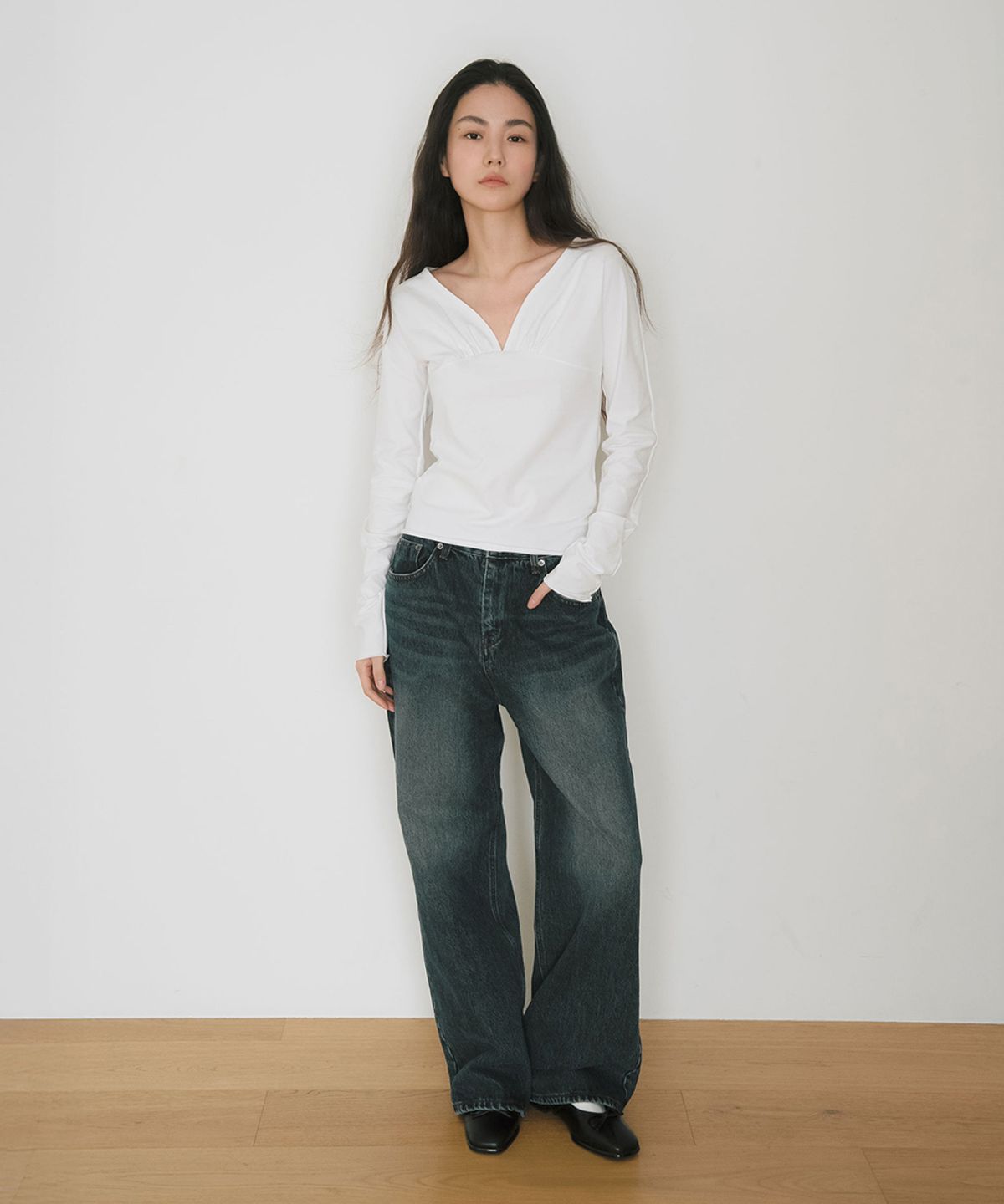 이어닝(YEARNING) FRONTBACK SHIRRING CURVED TOP, IVORY