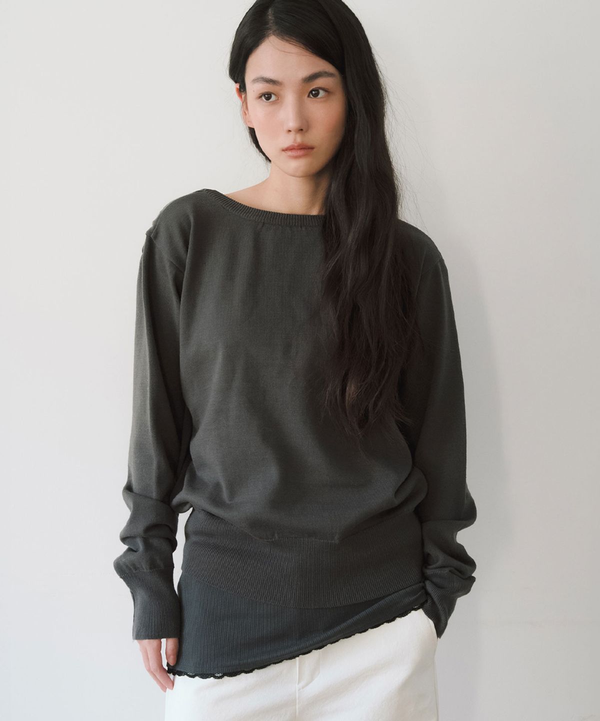 이어닝(YEARNING) DEEP U-NECK COTTON KNIT, CHARCOAL
