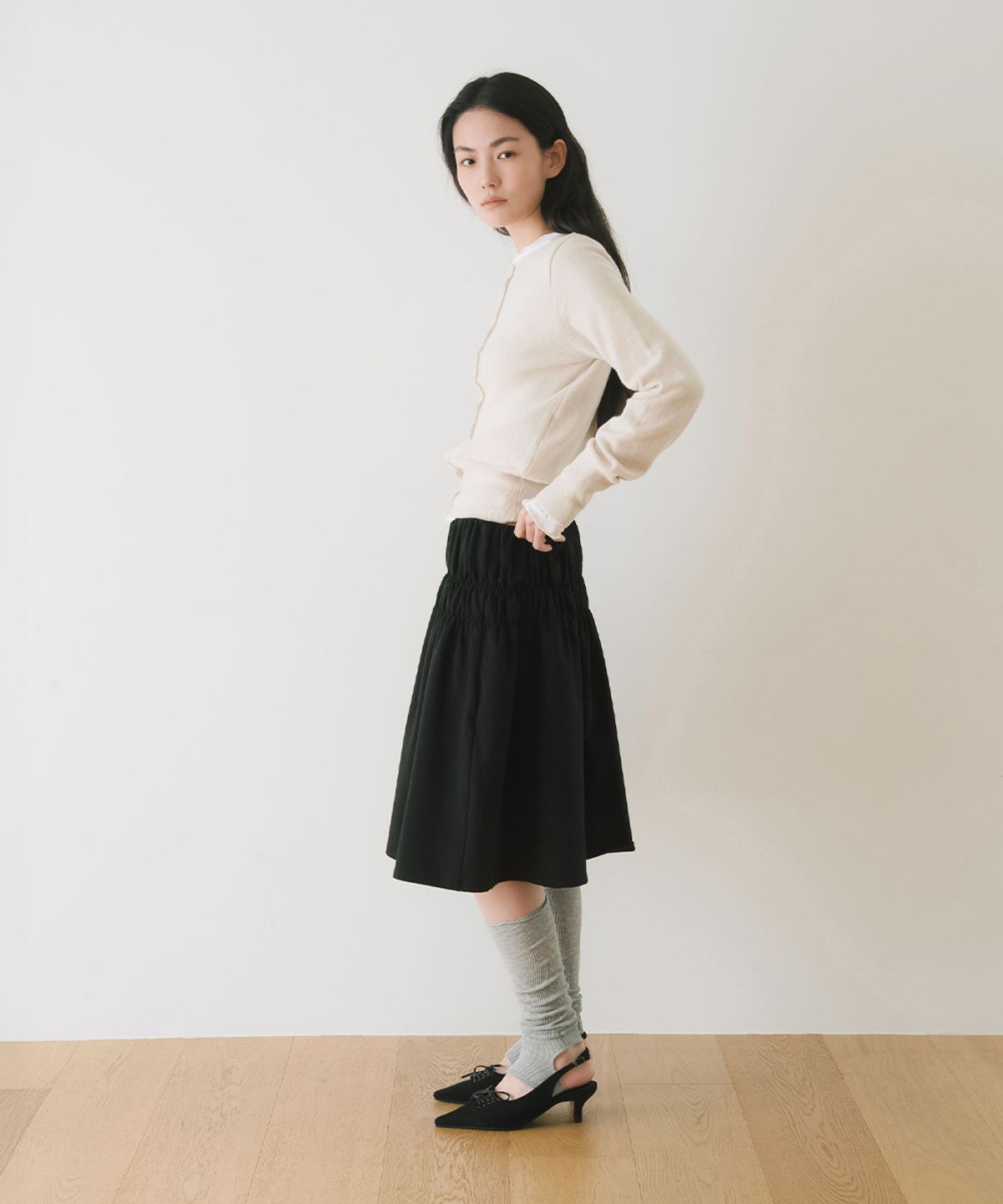 이어닝(YEARNING) ESSENTIAL MERINO WOOL BOAT NECK CARDIGAN, ECRU
