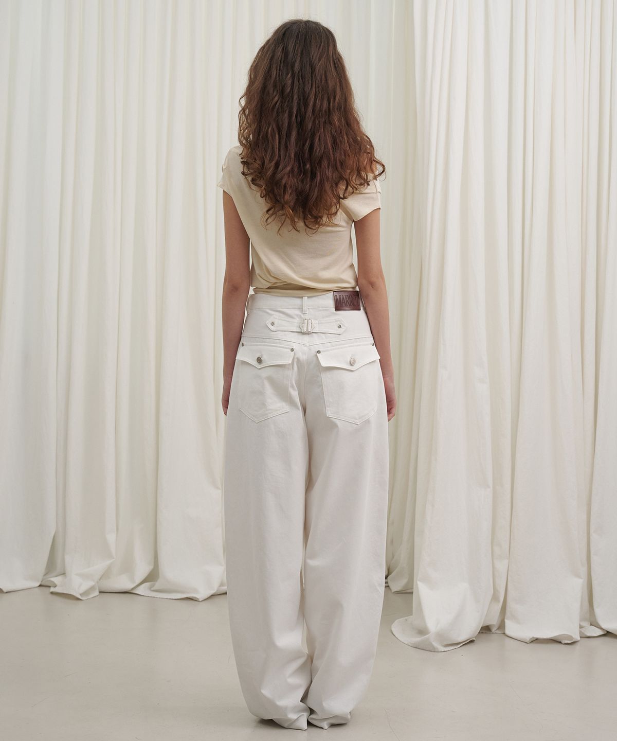 마롯(MARROT) Curved Cotton Pants_White
