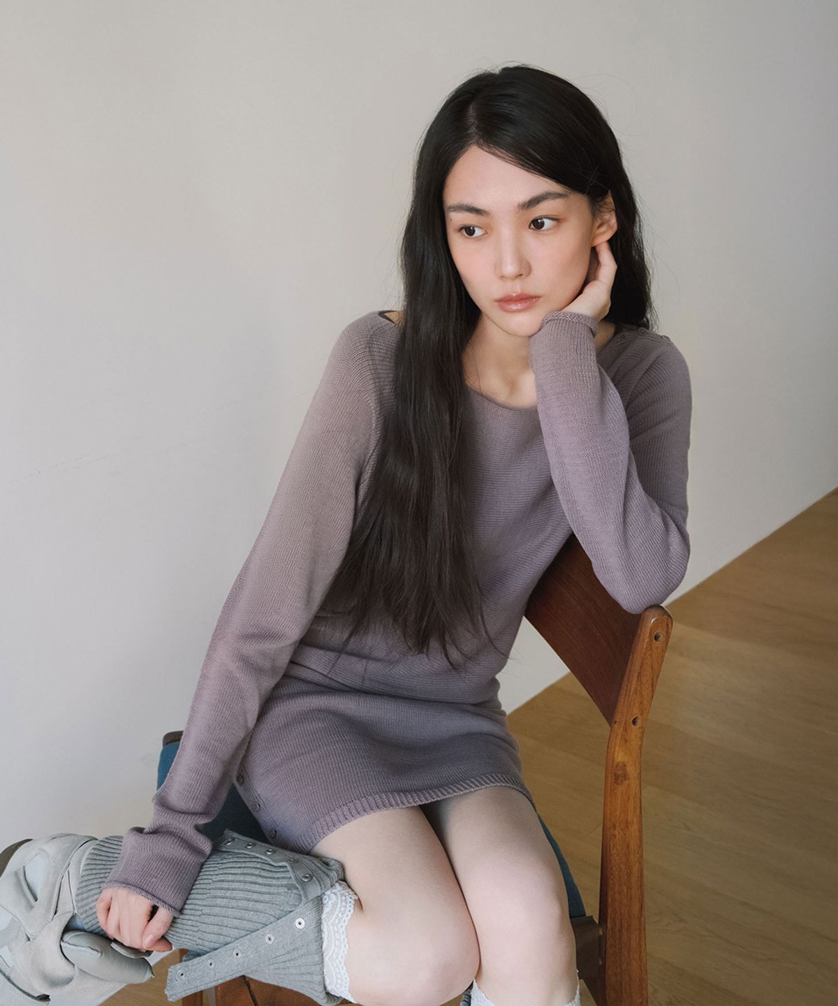 이어닝(YEARNING) SIDE BUTTON CURVED KNIT DRESS, DUST PINK