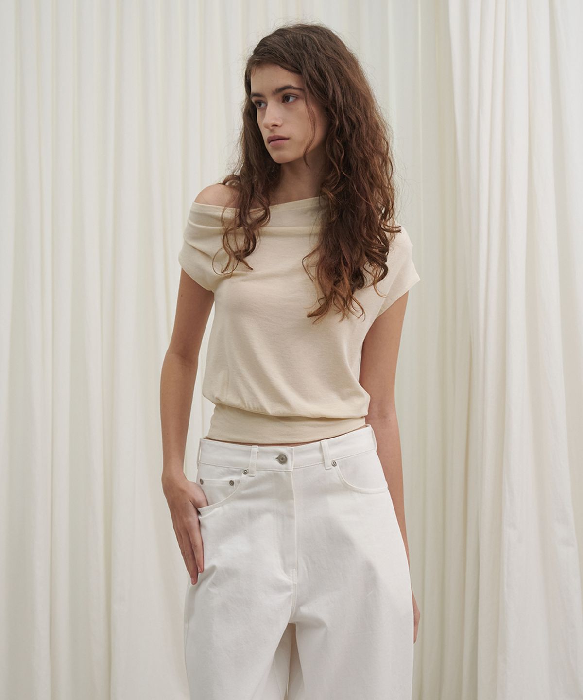 마롯(MARROT) Draped Unbalance T-shirt_Cream Beige