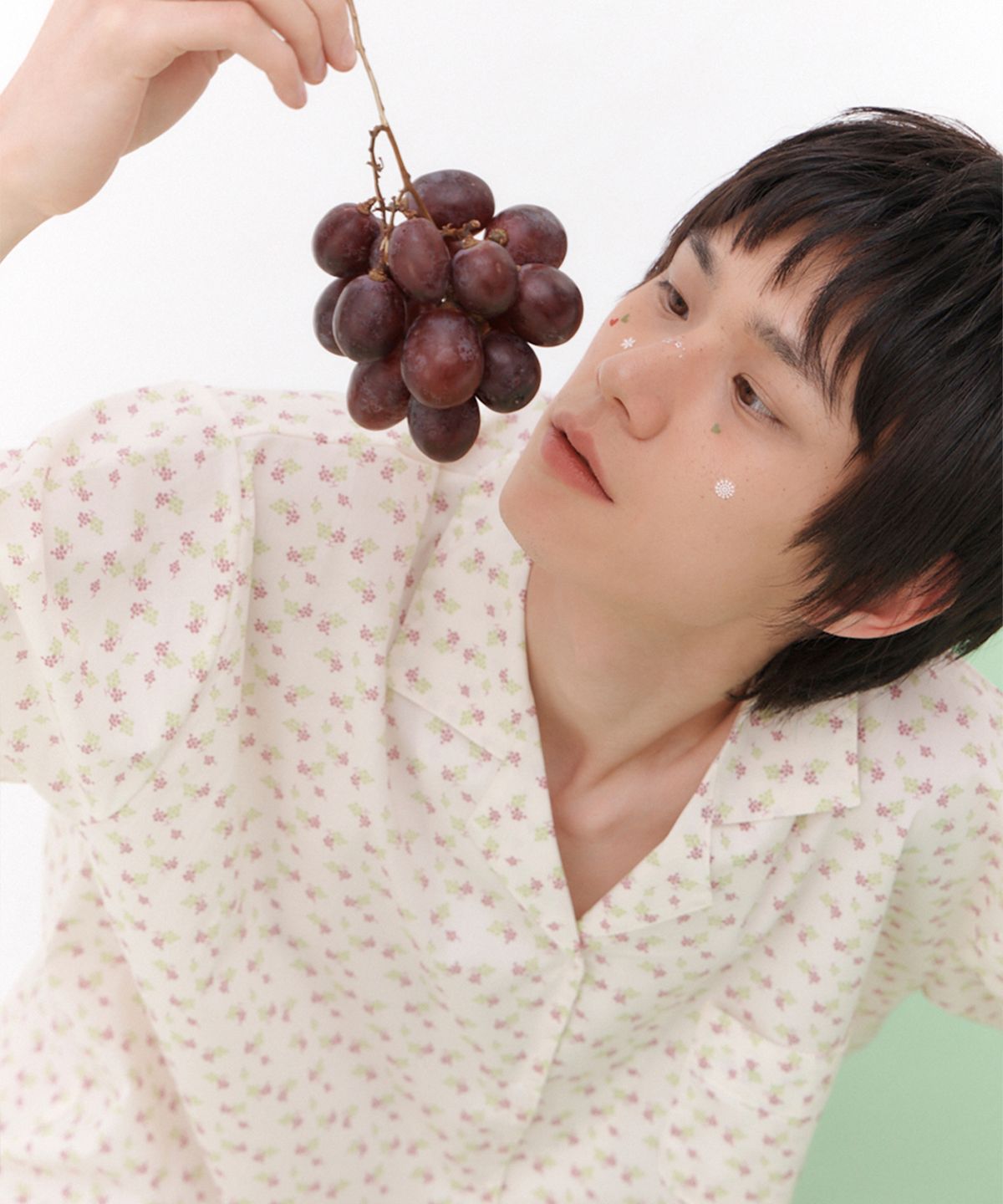 오프아워(OFFHOUR) 드리미두들스 침착한포도 반팔 잠옷 세트