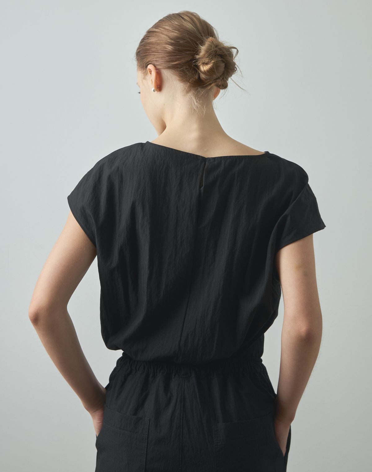 누토프(NUTOFFE) Moment Blouse_Black