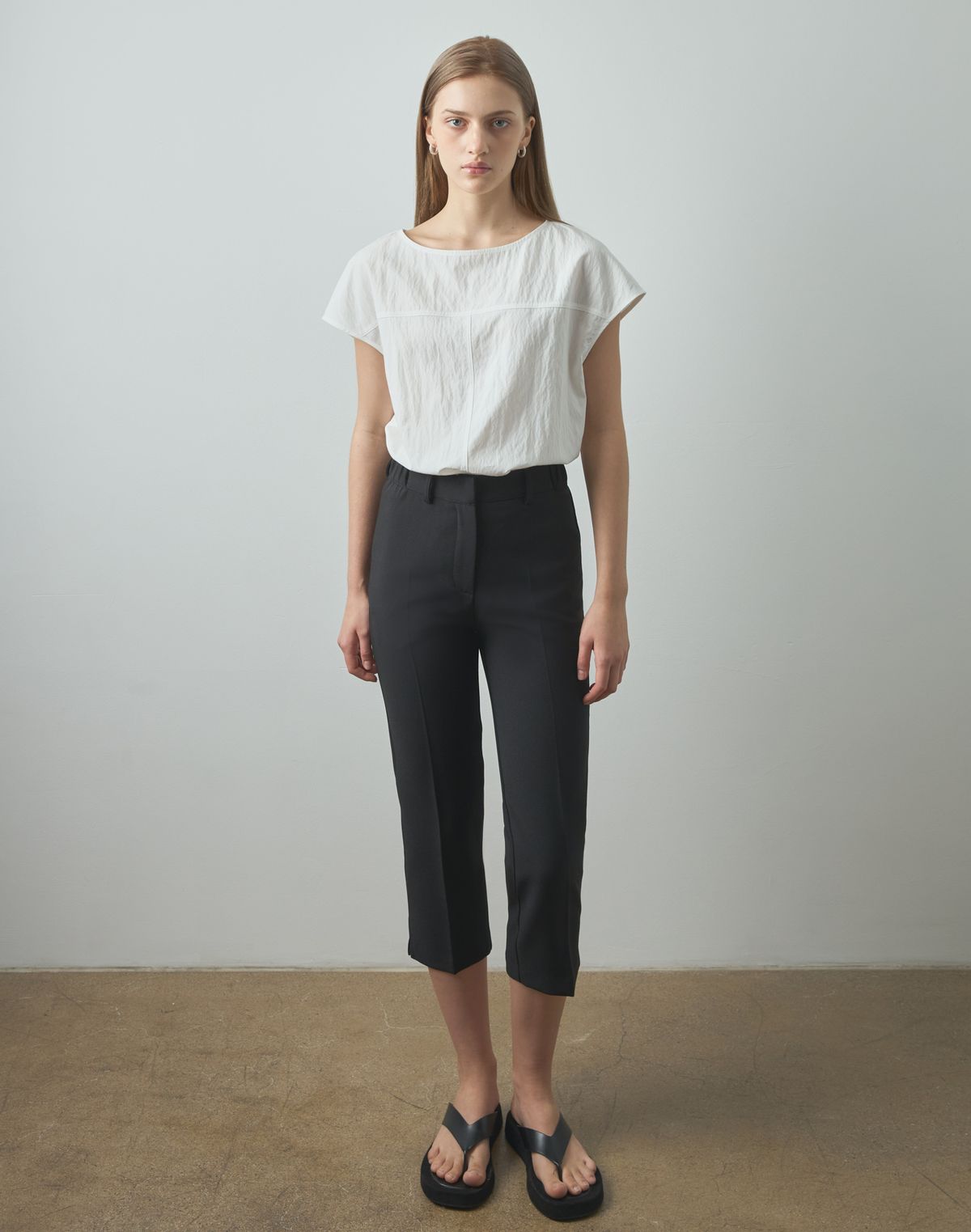 누토프(NUTOFFE) Capri Pants_Black