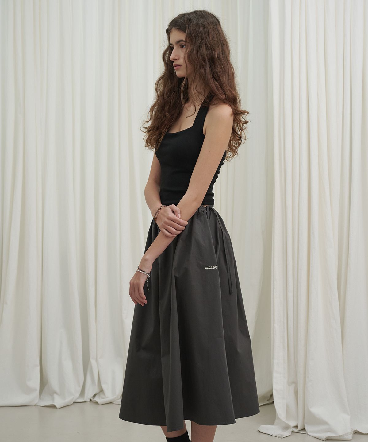마롯(MARROT) Cotton String Midi Skirt_Charccoal