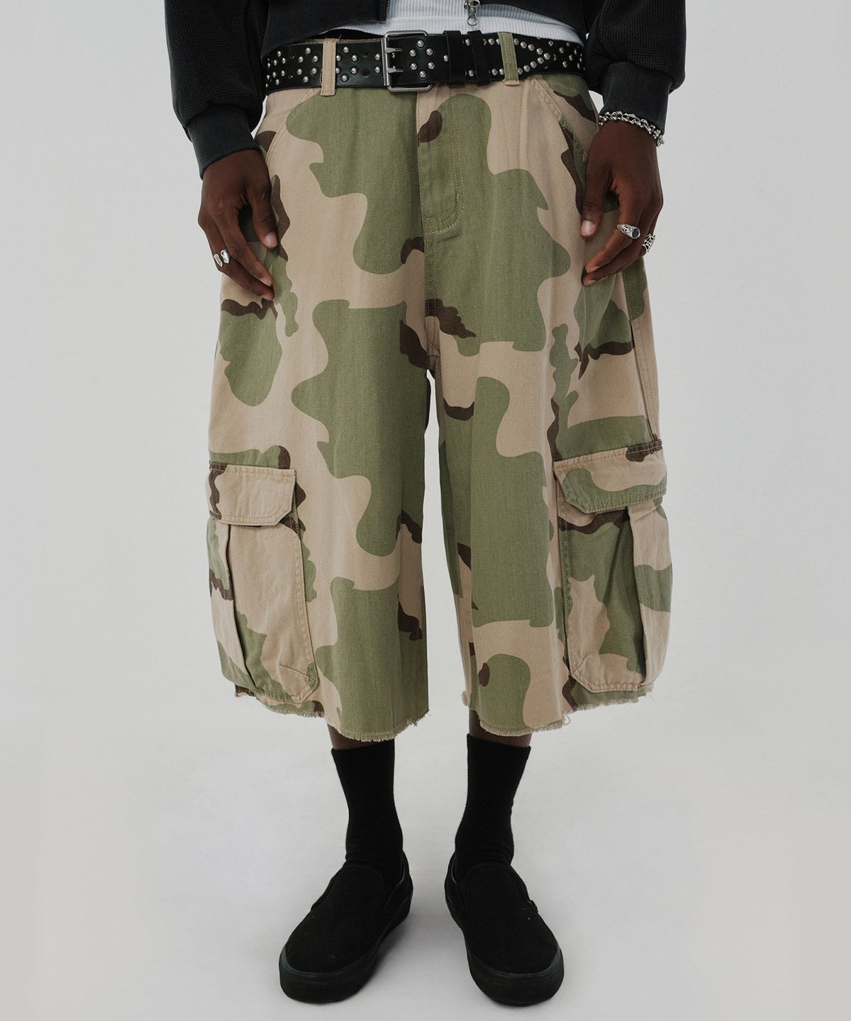 스웨이드(SUADE) CAMO CARGO SHORTS [BROWN CAMO]
