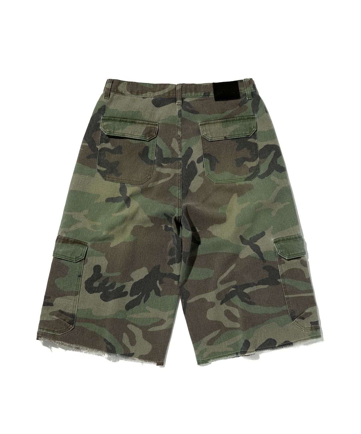 스웨이드(SUADE) CAMO CARGO SHORTS [GREEN CAMO]