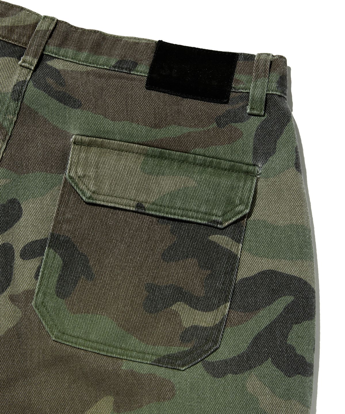 스웨이드(SUADE) CAMO CARGO SHORTS [GREEN CAMO]