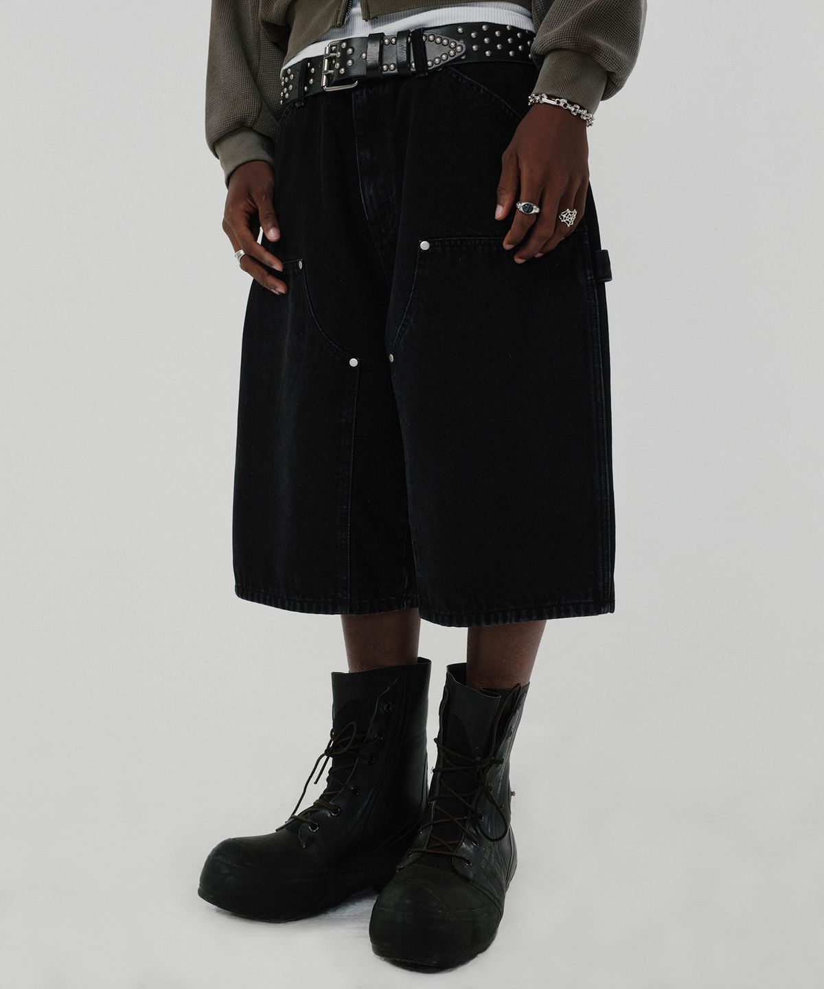 스웨이드(SUADE) CONTOUR DOUBLE KNEE SHORTS [BLACK]