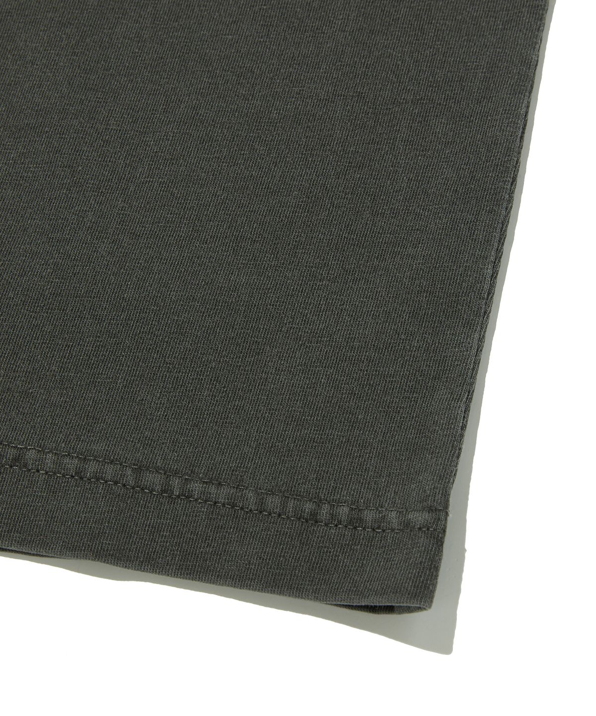 스웨이드(SUADE) PEACE CROPPED TEE [PIGMENT BLACK]