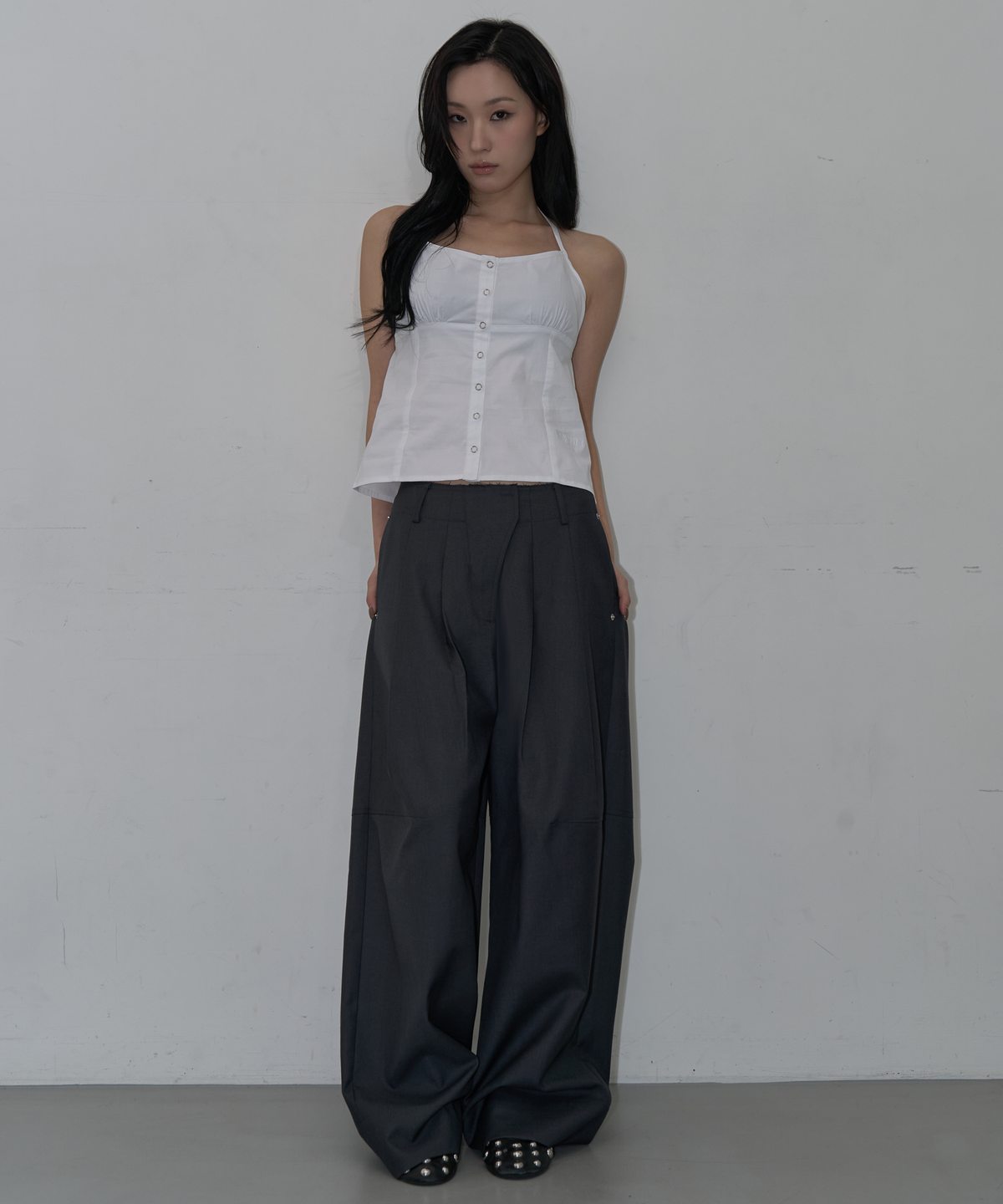 지제뮤지엄(ZIZEMUSEUM) STRAP DETAIL HALTER NECK BLOUSE (WHITE)
