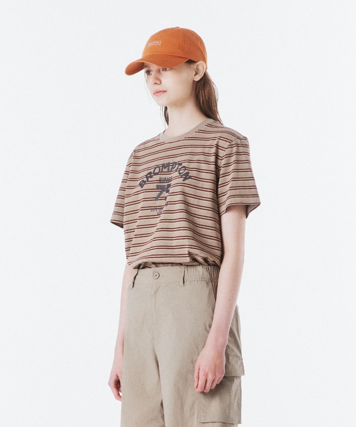 브롬톤 런던(BROMPTON LONDON) PIGMENT STRIPE HALF SLEEVE T-SHIRT - BURGUNDY (P262UTS138)