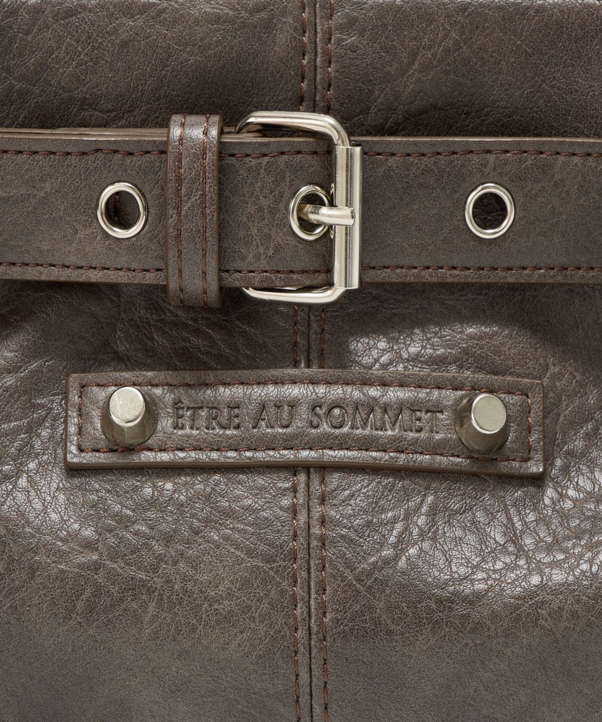 에트오소메(ETRE AU SOMMET) Belt Eyelet Strap Cross Mini Bag (Brown)