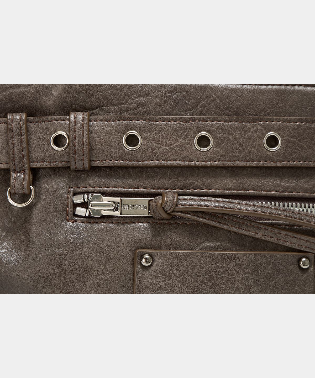 에트오소메(ETRE AU SOMMET) Belt Eyelet Strap Cross Mini Bag (Brown)