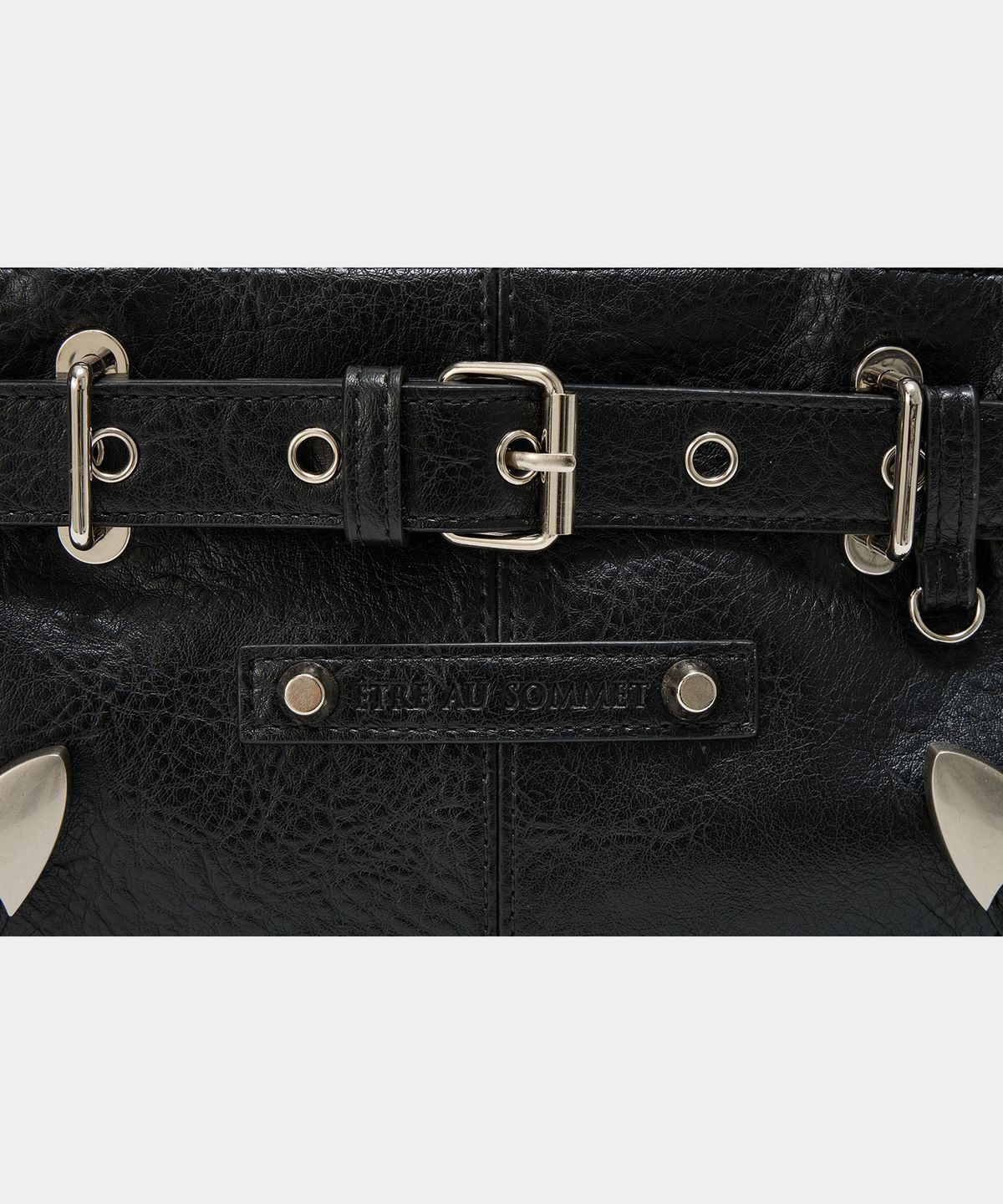 에트오소메(ETRE AU SOMMET) Belt Eyelet Strap Cross Mini Bag (Black)