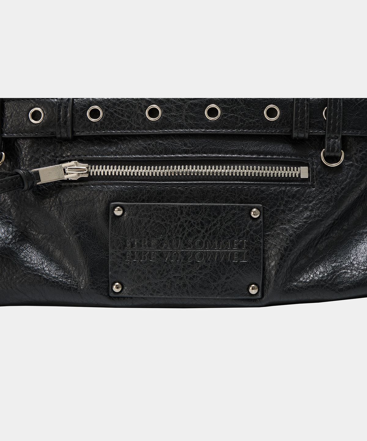 에트오소메(ETRE AU SOMMET) Belt Eyelet Strap Cross Mini Bag (Black)