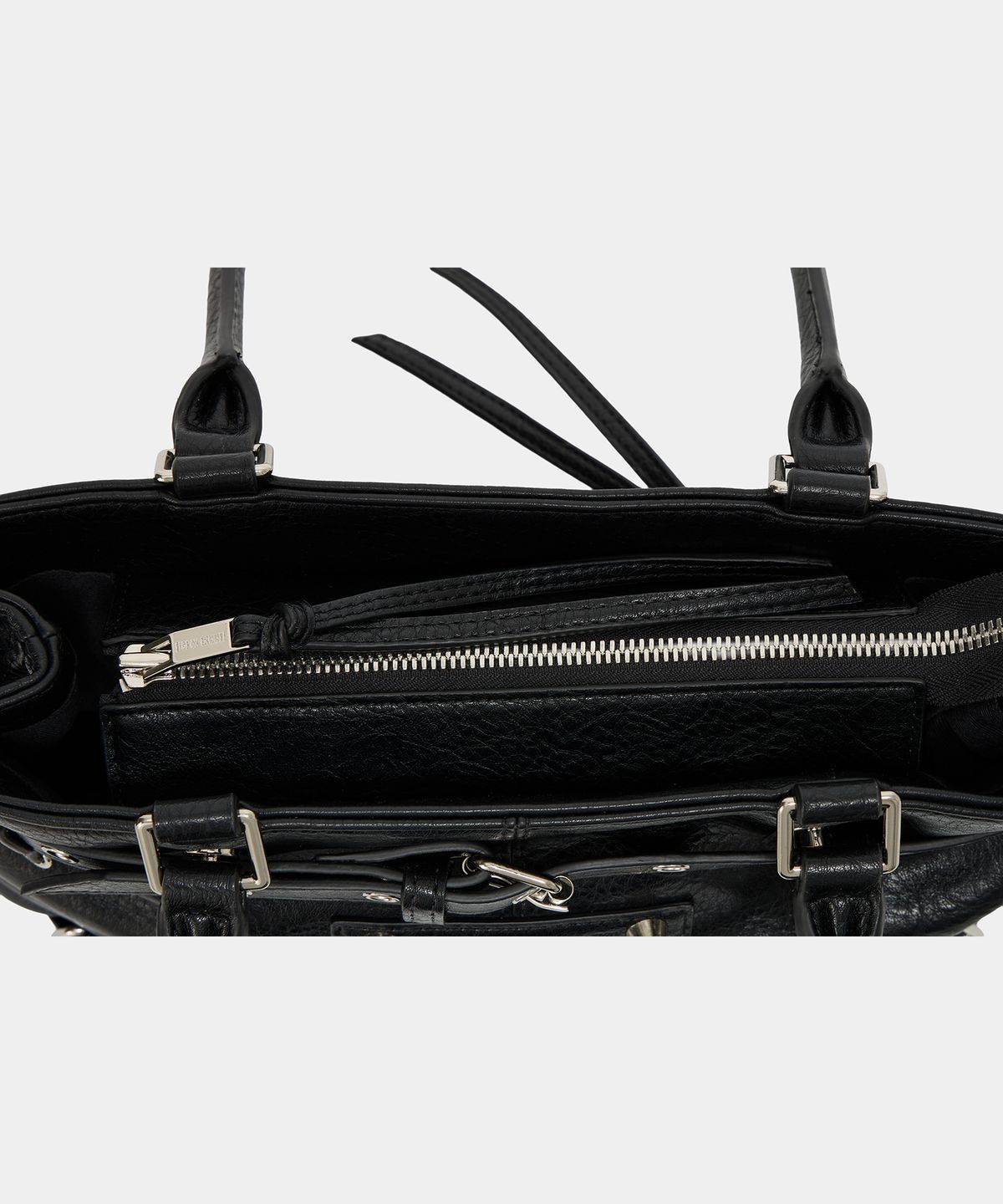 에트오소메(ETRE AU SOMMET) Belt Eyelet Strap Cross Mini Bag (Black)