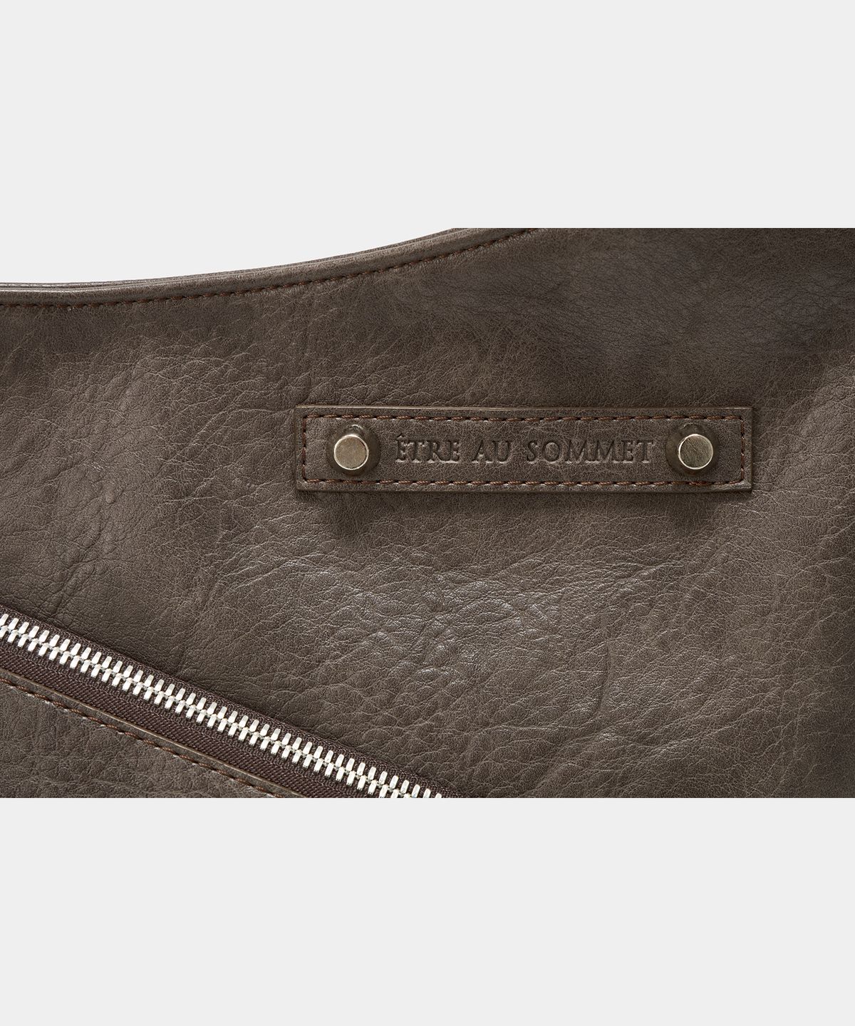 에트오소메(ETRE AU SOMMET) Strap Belt Eyelet Cross Big Bag (Brown)