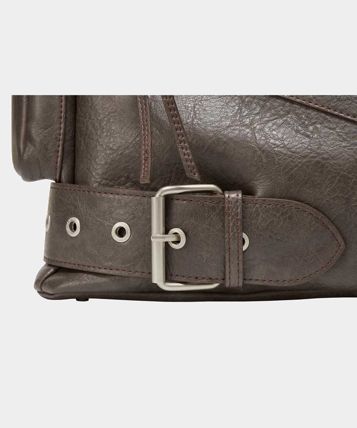 에트오소메(ETRE AU SOMMET) Strap Belt Eyelet Cross Big Bag (Brown)