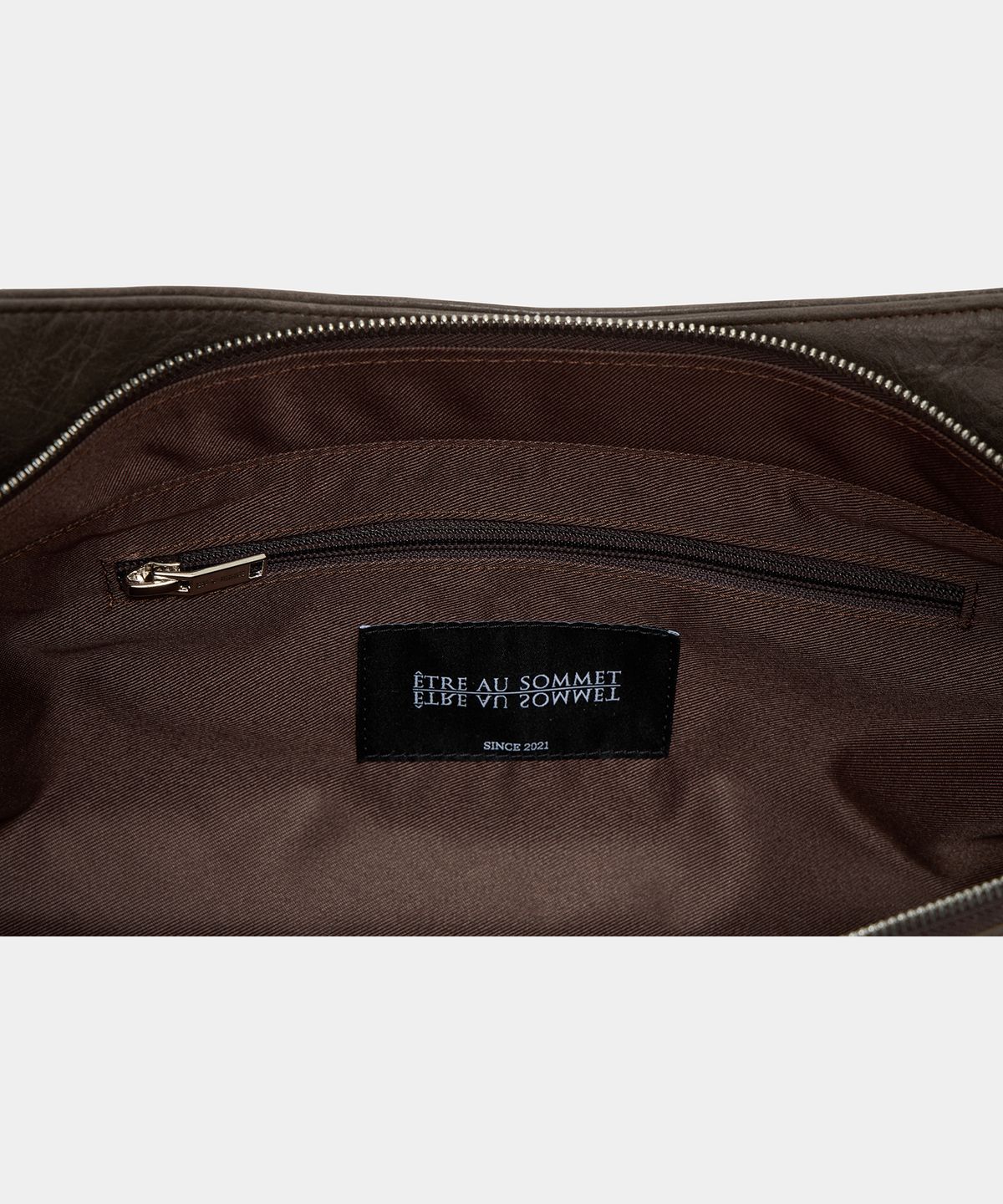 에트오소메(ETRE AU SOMMET) Strap Belt Eyelet Cross Big Bag (Brown)