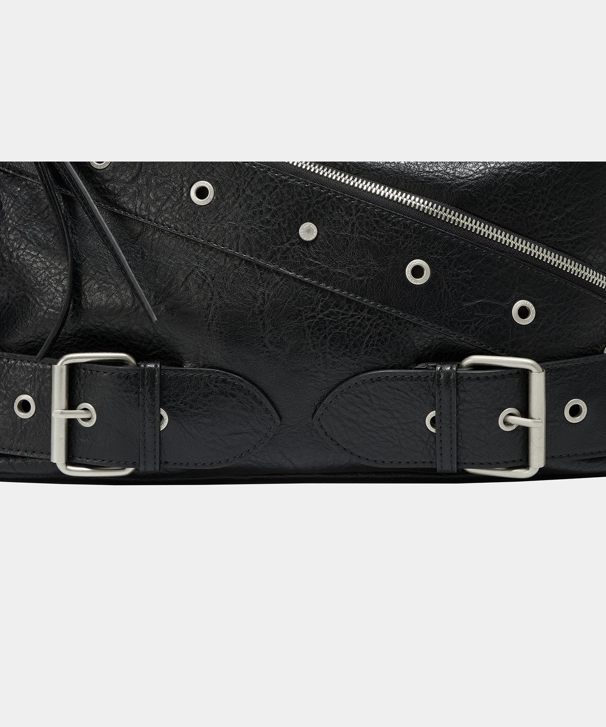 에트오소메(ETRE AU SOMMET) Strap Belt Eyelet Cross Big Bag (Black)