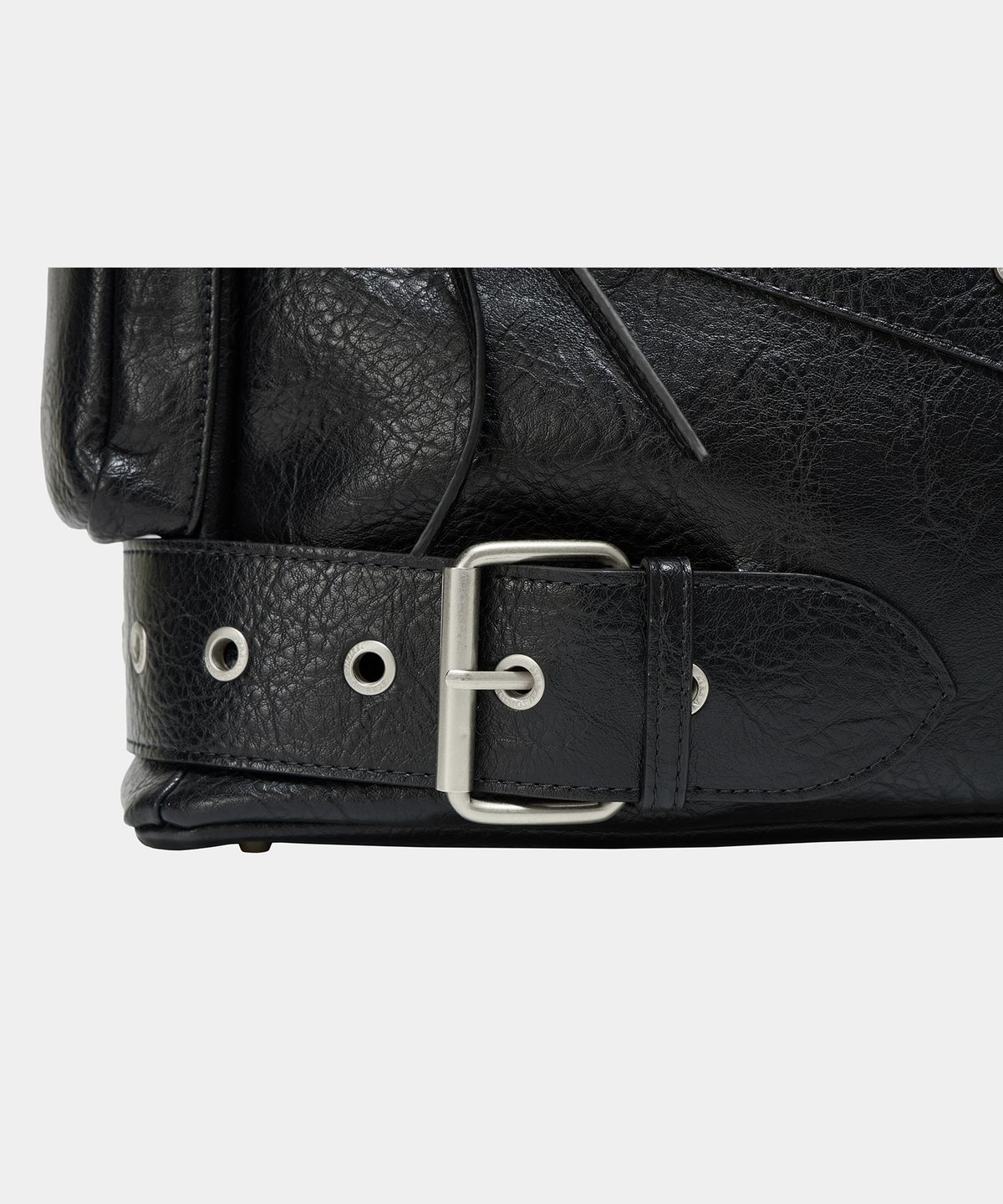 에트오소메(ETRE AU SOMMET) Strap Belt Eyelet Cross Big Bag (Black)