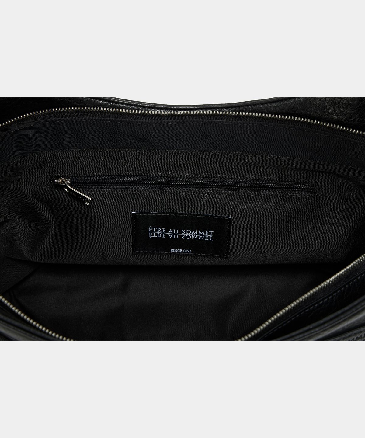 에트오소메(ETRE AU SOMMET) Strap Belt Eyelet Cross Big Bag (Black)
