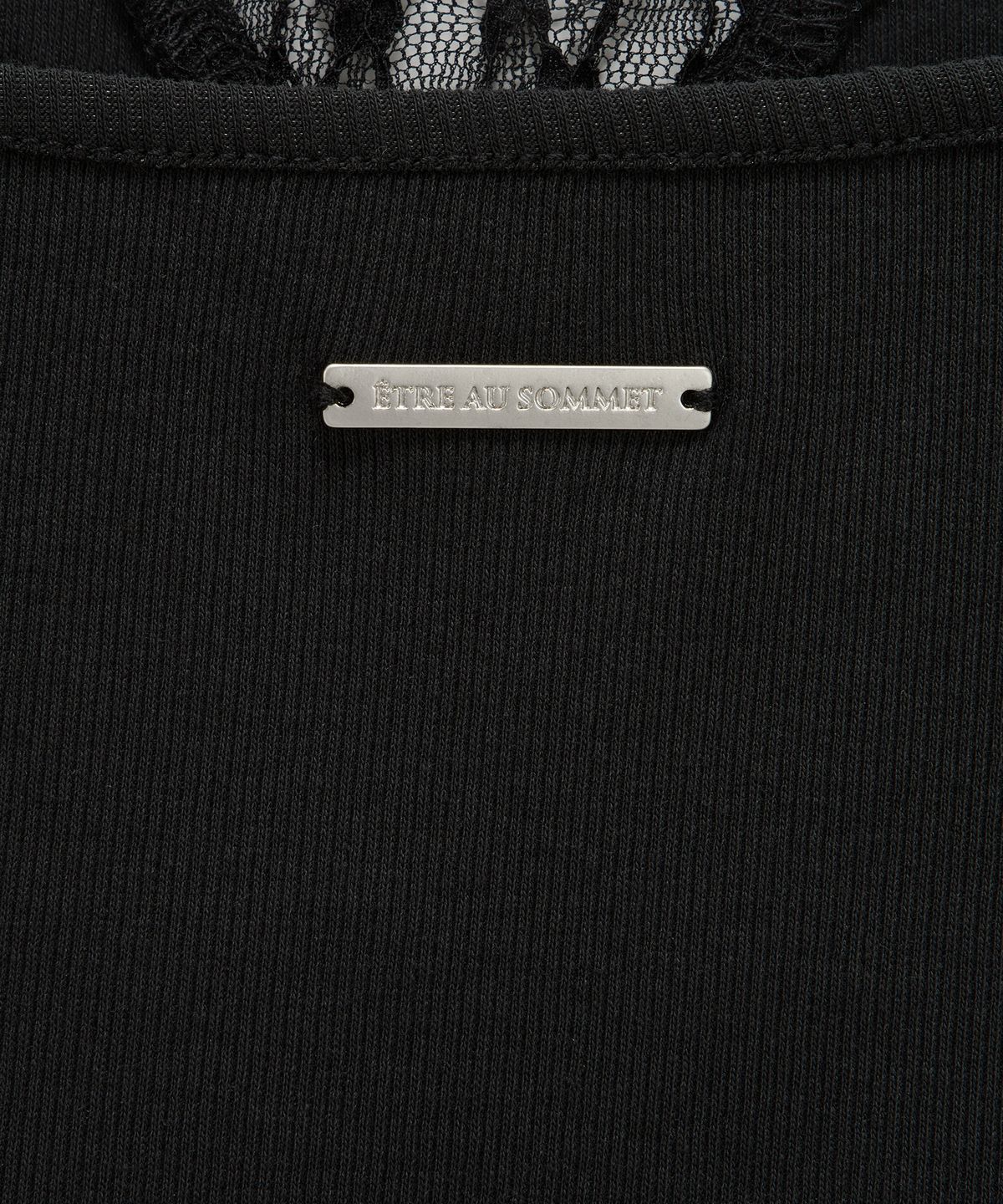 에트오소메(ETRE AU SOMMET) Bust Line Pintuck Detail Top (Black)
