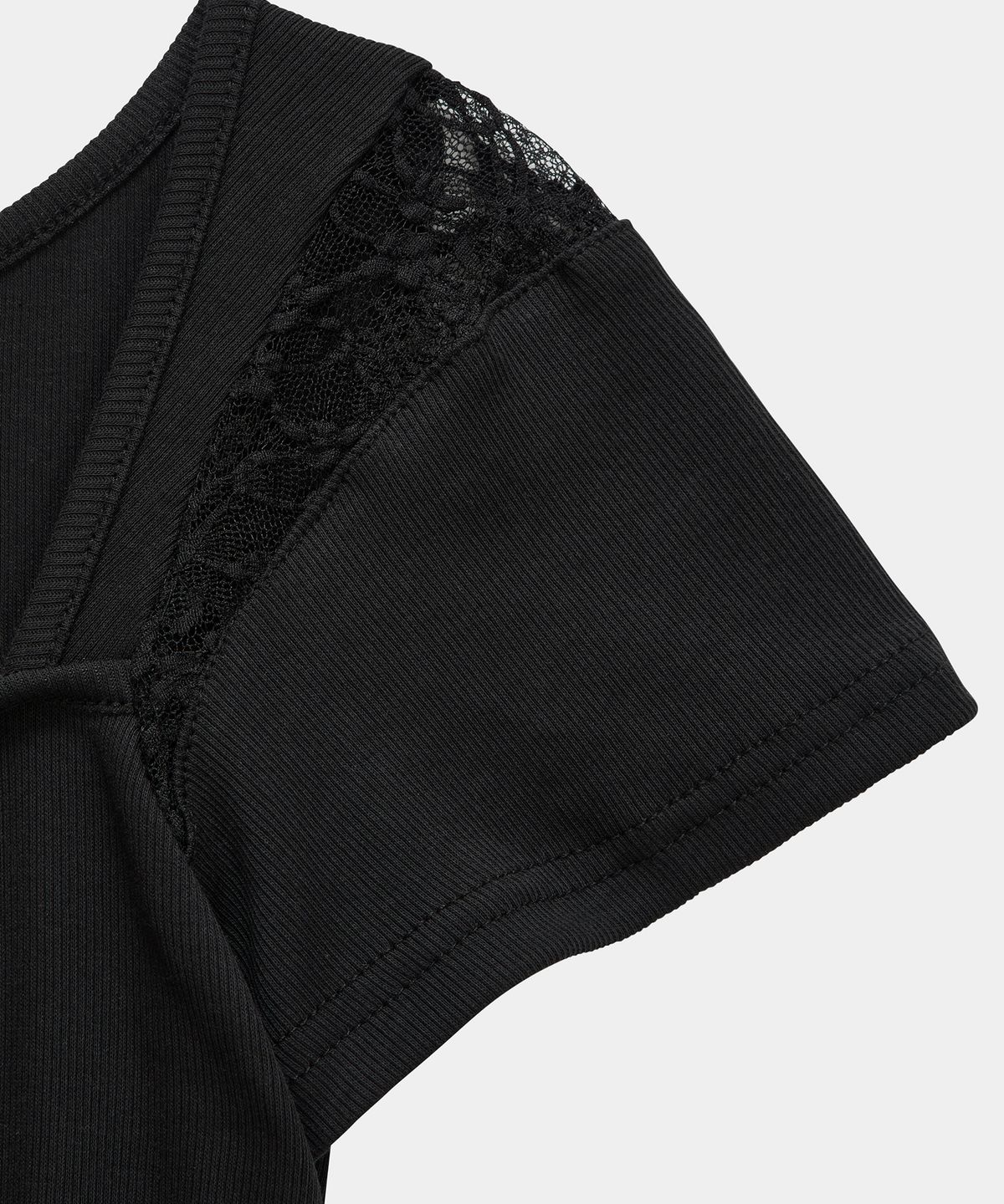 에트오소메(ETRE AU SOMMET) Bust Line Pintuck Detail Top (Black)