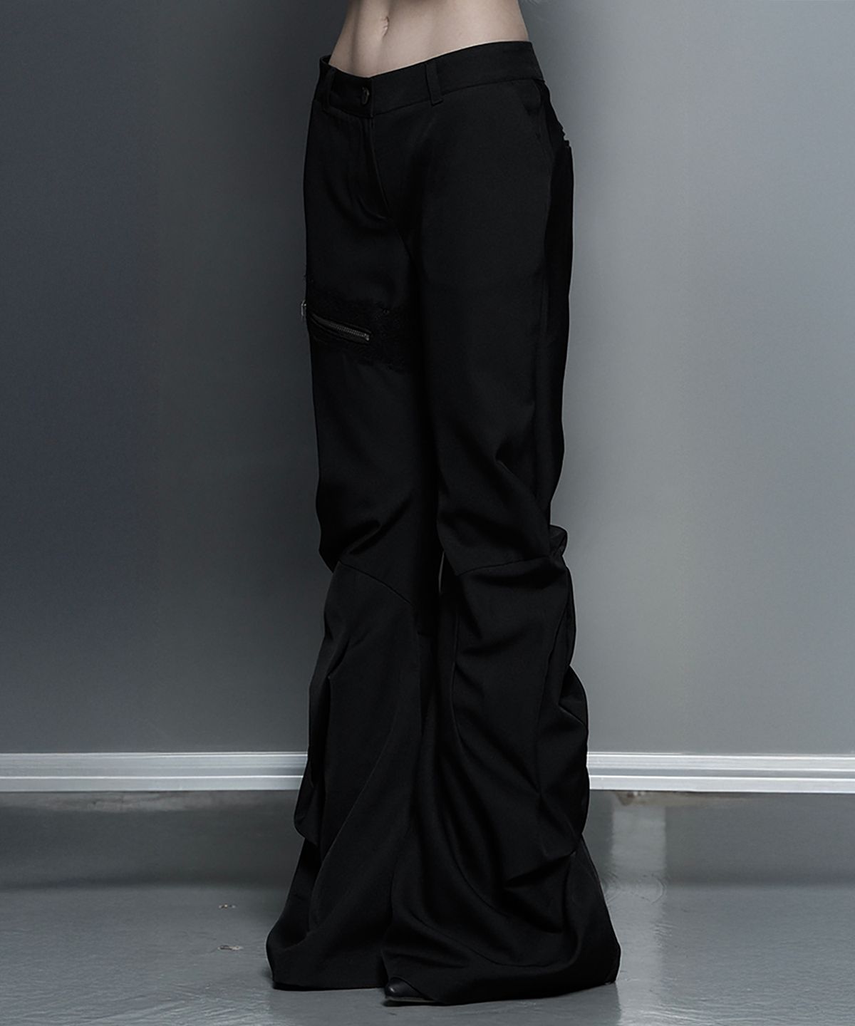 에트오소메(ETRE AU SOMMET) Side Double Lace-Up Bootcut Slacks (Black)