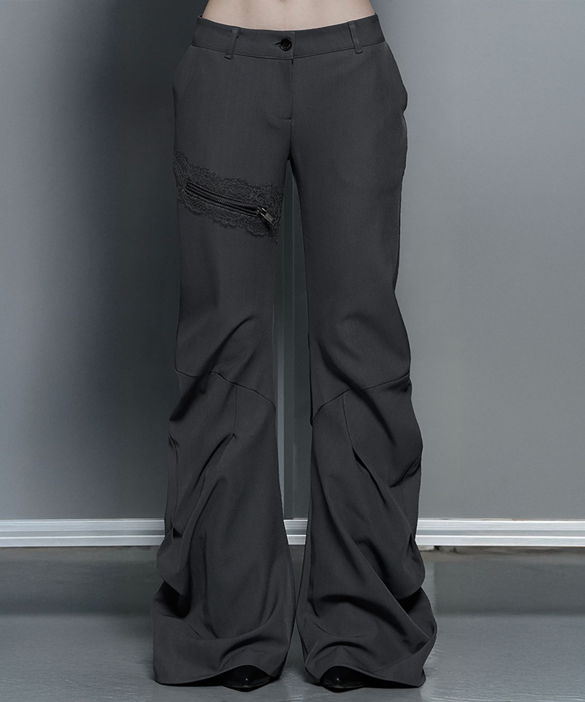 에트오소메(ETRE AU SOMMET) Side Double Lace-Up Bootcut Slacks (Gray)