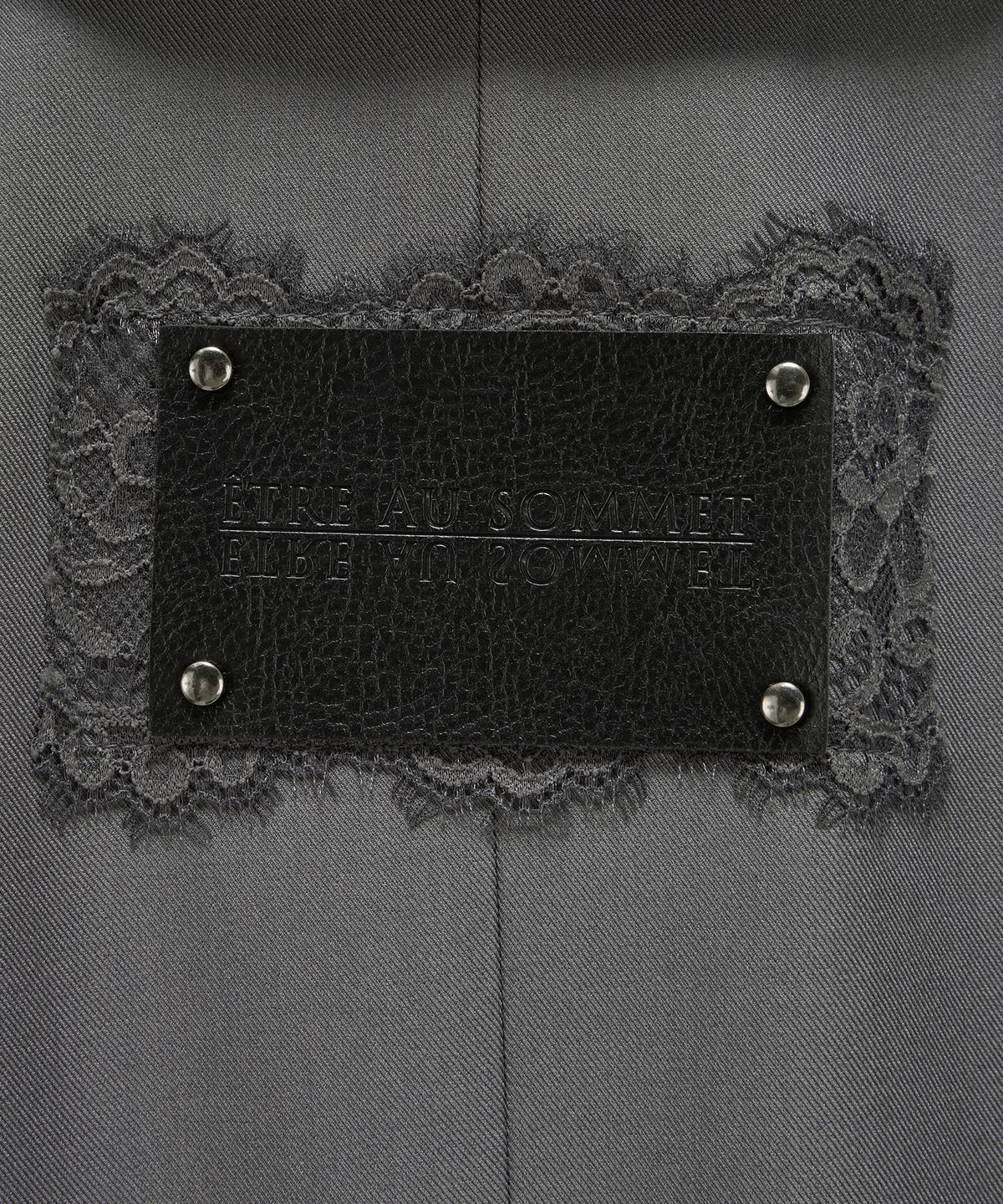 에트오소메(ETRE AU SOMMET) Cropped Short Sleeve Tailored Jacket (Dark Gray)