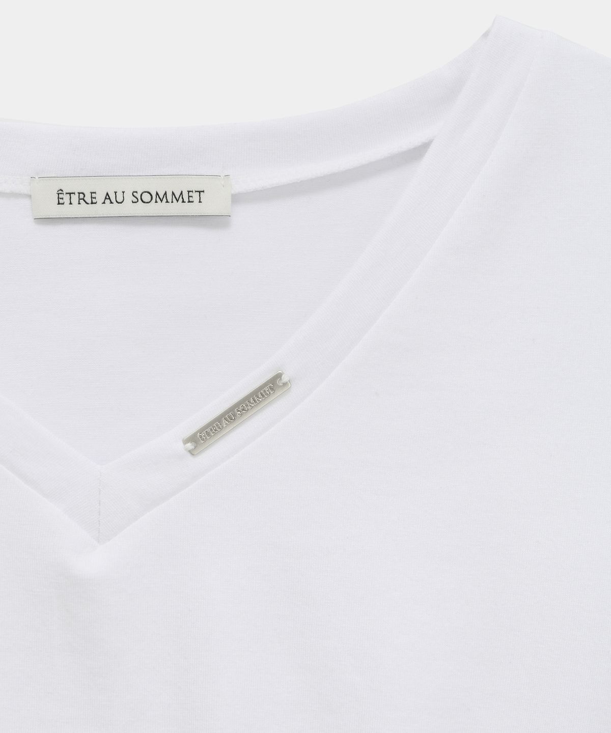 에트오소메(ETRE AU SOMMET) Dart Line V-Neck Slim Top (White)