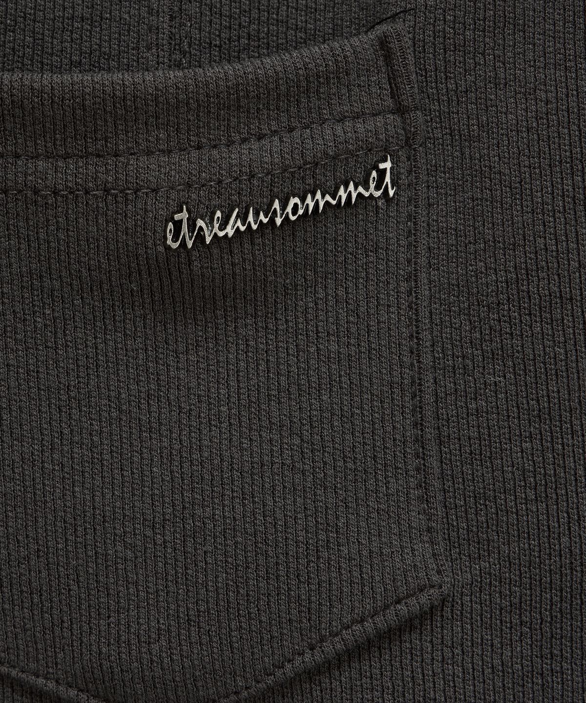 에트오소메(ETRE AU SOMMET) Square Button Point Slim-Fit Long Sleeve Top (Dark gray)
