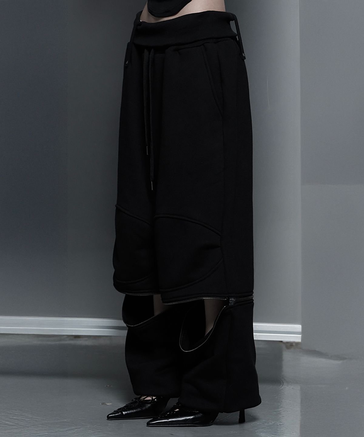 에트오소메(ETRE AU SOMMET) Zipper 2-Way Double Knee Bermuda Wide Pants (Black)
