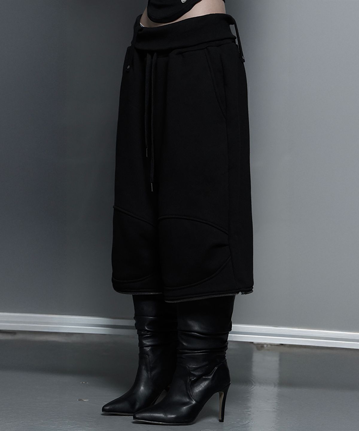 에트오소메(ETRE AU SOMMET) Zipper 2-Way Double Knee Bermuda Wide Pants (Black)
