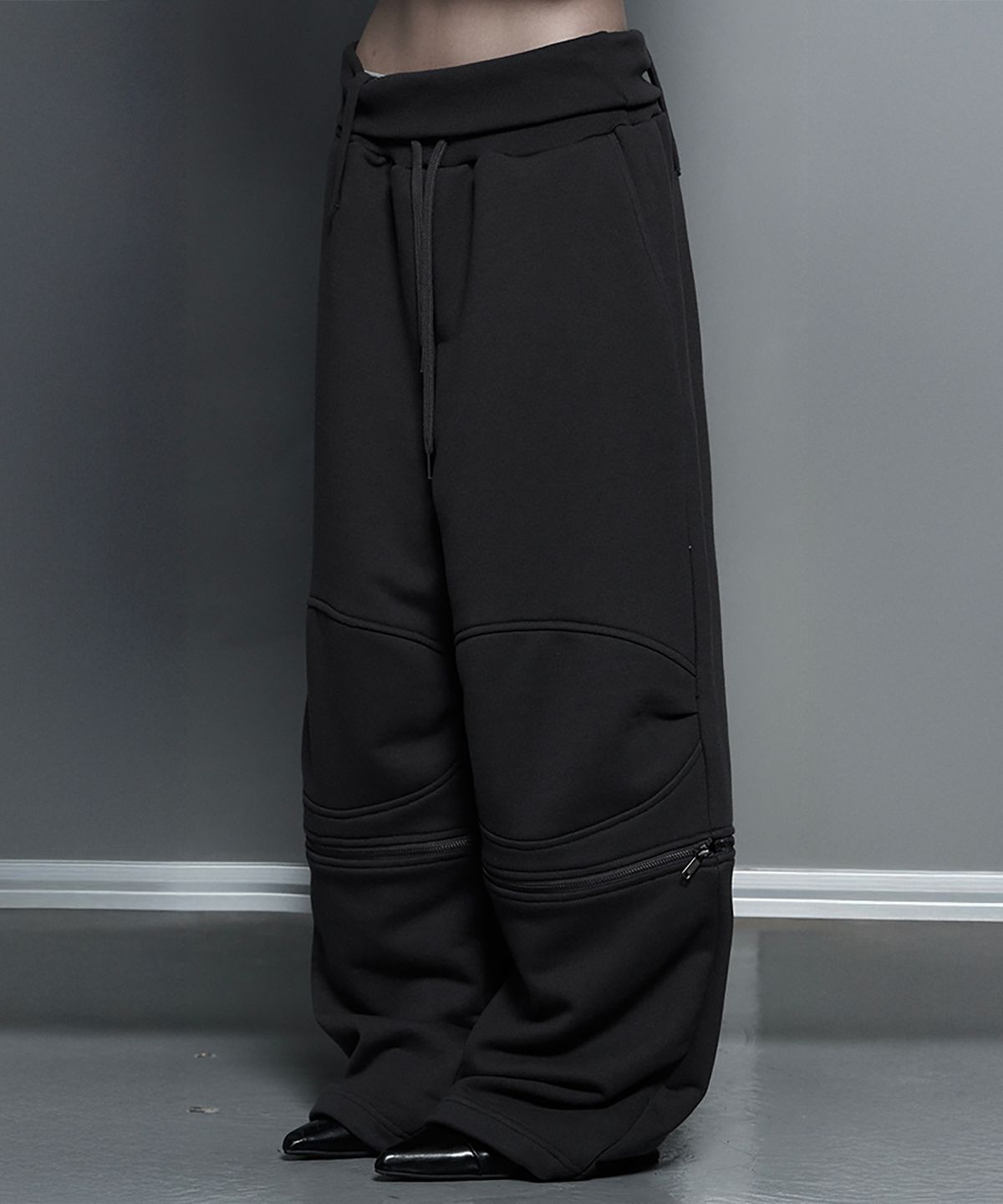 에트오소메(ETRE AU SOMMET) Zipper 2-Way Double Knee Bermuda Wide Pants (Charcoal)